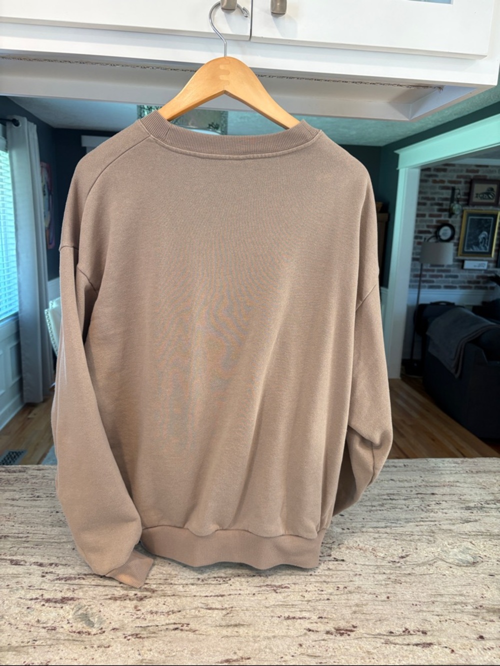 Alo Women’s Crewneck Sweatshirt - Picture 2 of 7